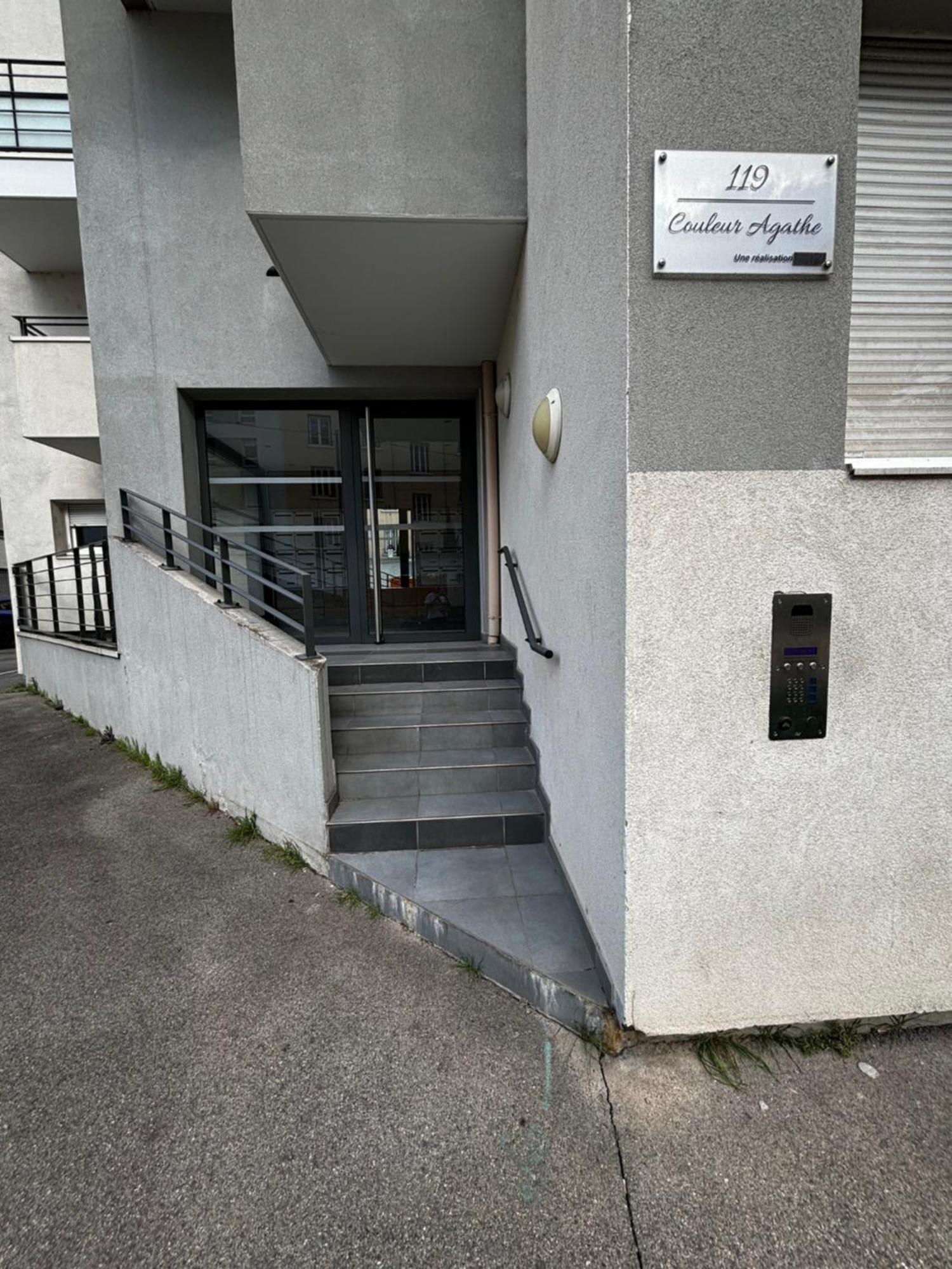 L'Havana : Proche Gare Partdieu / Aeroport / Groupama Stadium Villeurbanne Kültér fotó